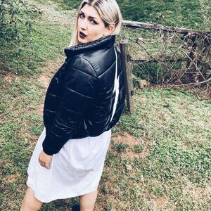 BOLT LUXE APRES PUFFER JACKET - GLOSSY BLACK